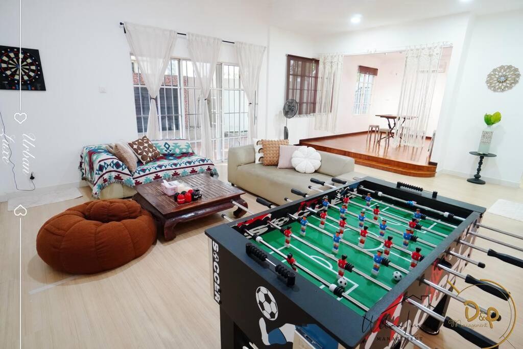 New Event House Oug Kl Spacious 18pax Kuala Lumpur