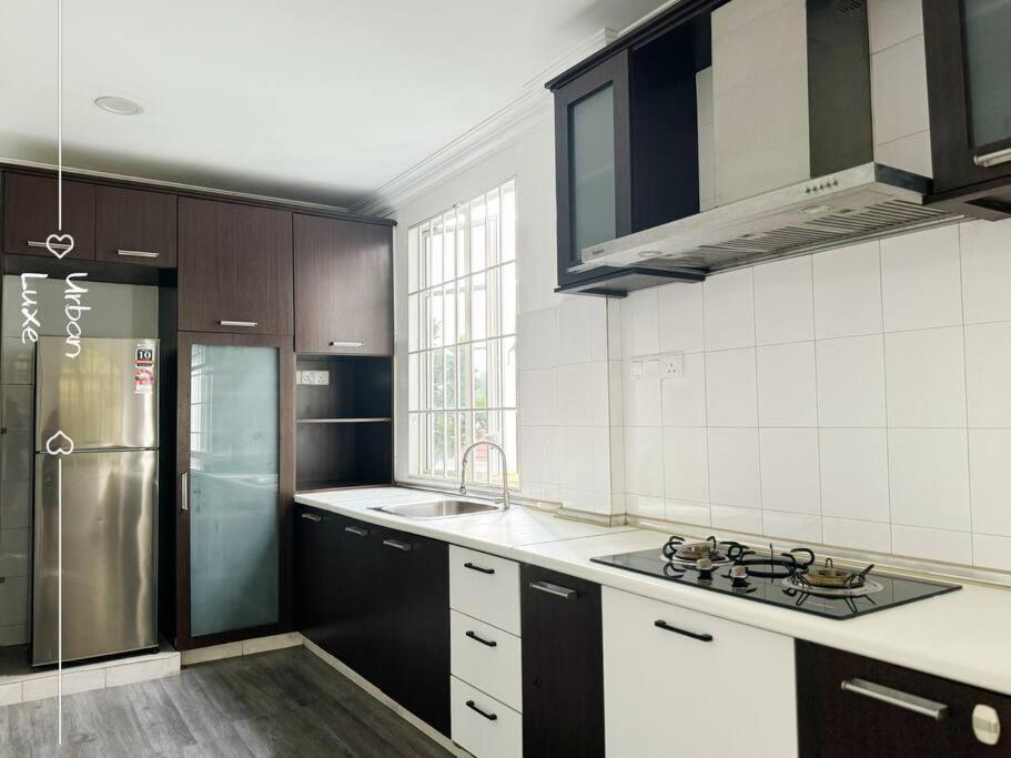 Vila New Event House Oug Kl Spacious 18pax Kuala Lumpur