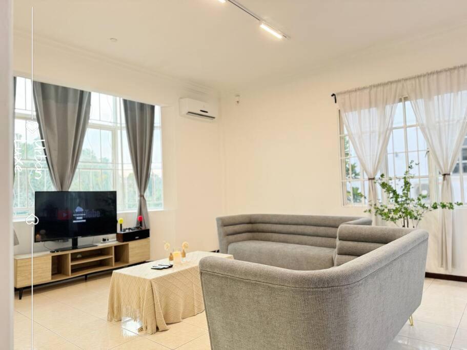 New Event House Oug Kl Spacious 18pax Vila